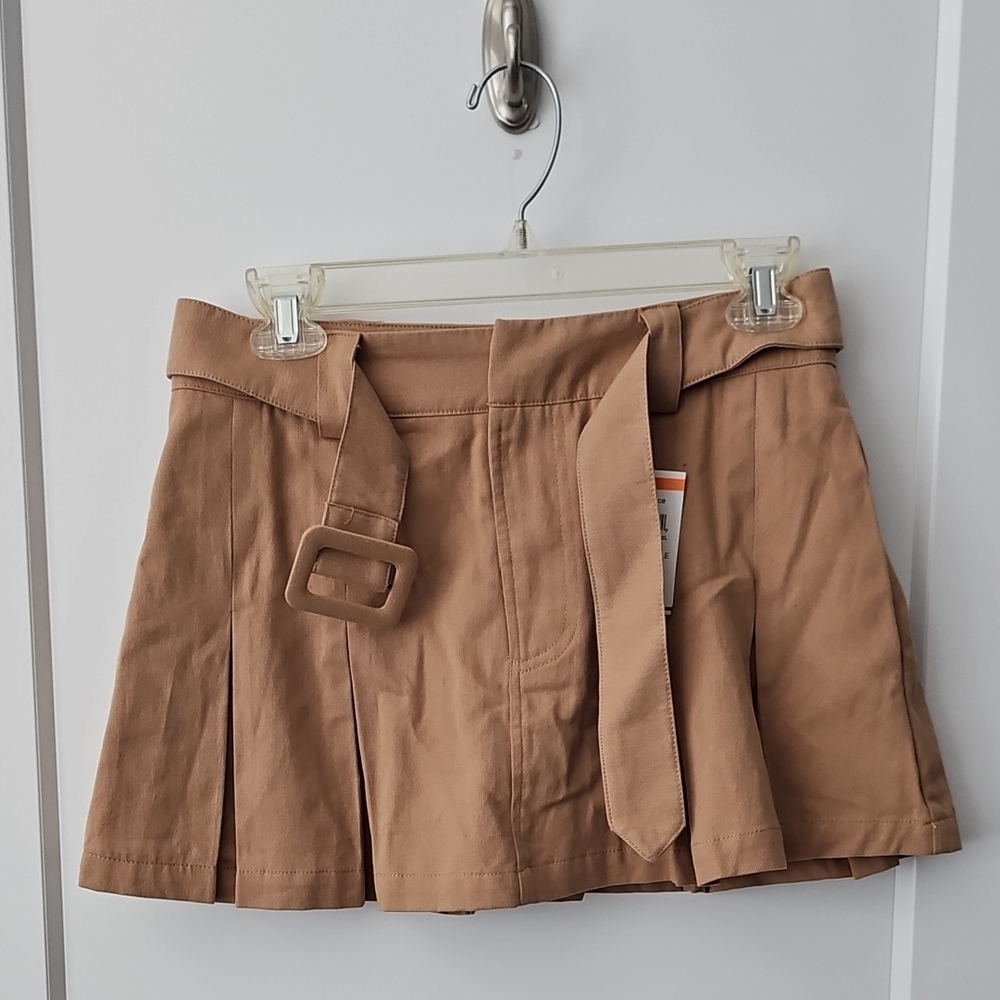 Tan Pleated Mini Skirt with Belt
